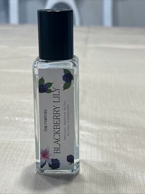 Blackberry Lily Gemstone Roller - The7 Virtues -